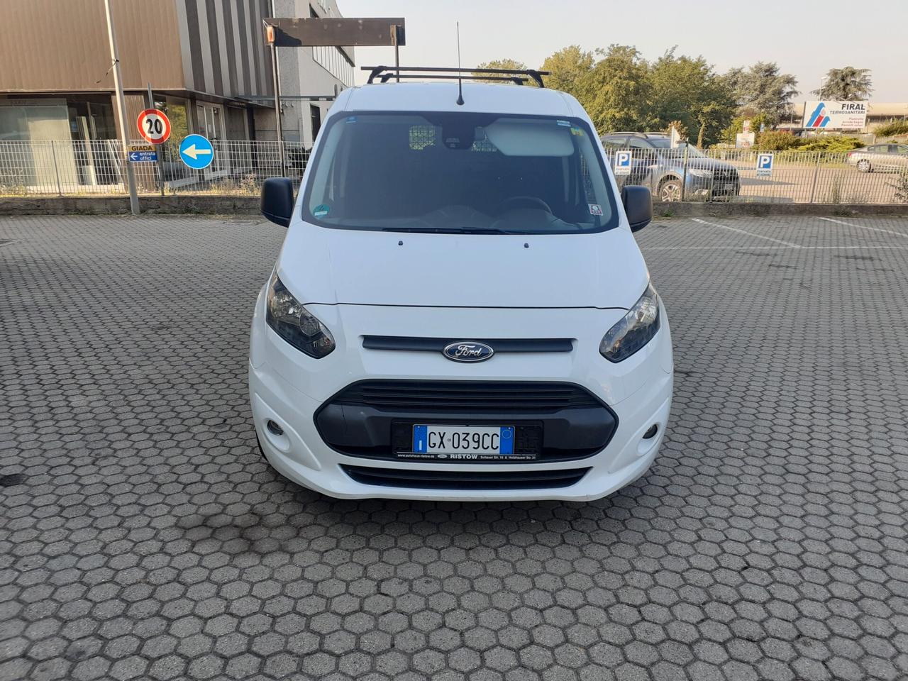 FORD TRANSIT CONNECT 3 POSTI PORTATA 825 KG.