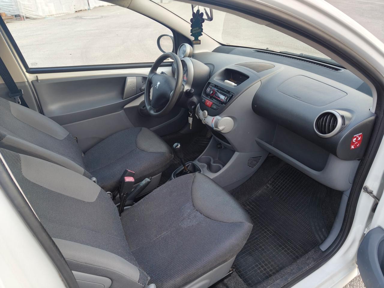 Peugeot 107 1.0 68CV 3p. Plaisir