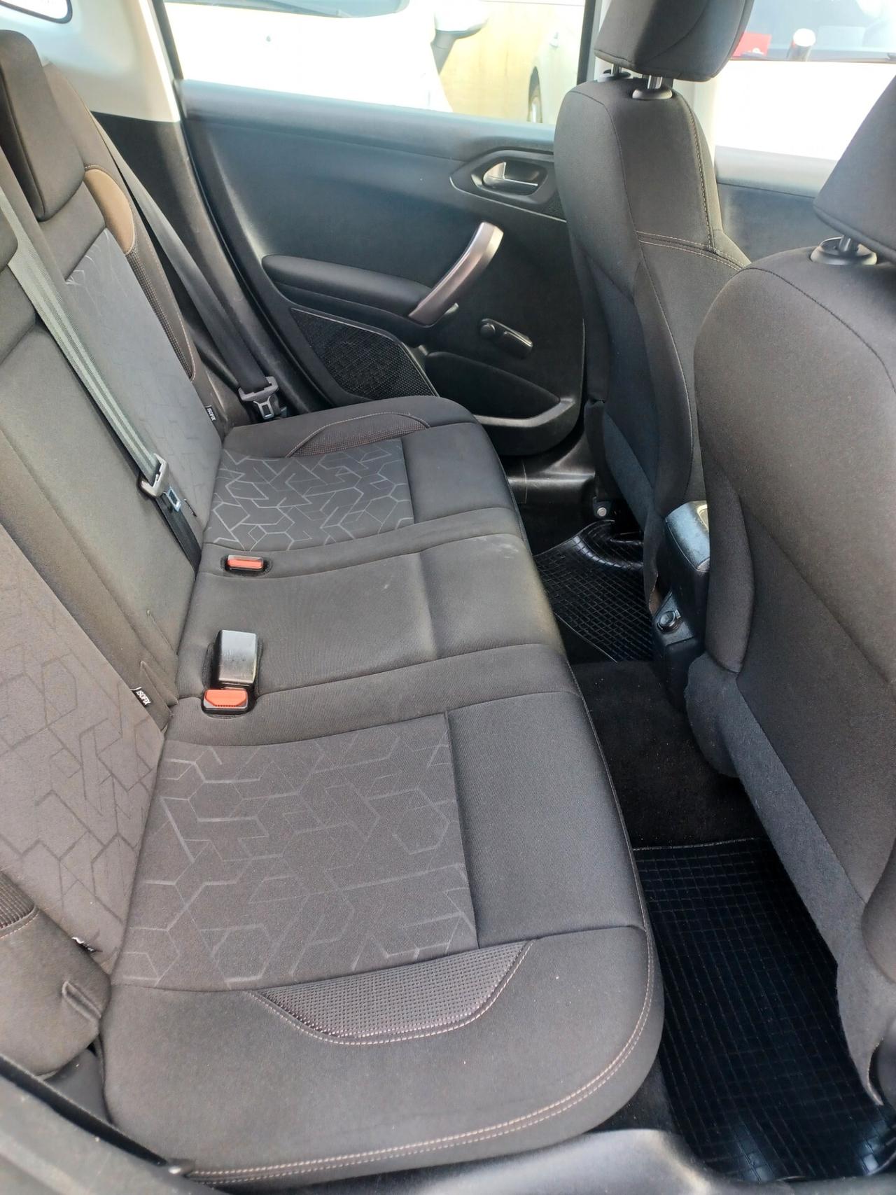 Peugeot 2008 1.4 HDi Active