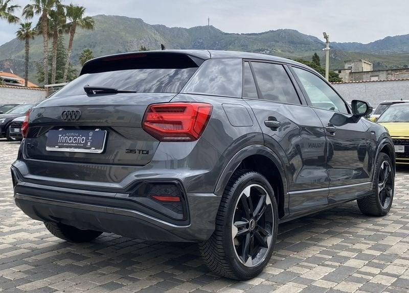 Audi Q2 S Line interno ed esterno 2.0 TDI 150CV s-tronic 35