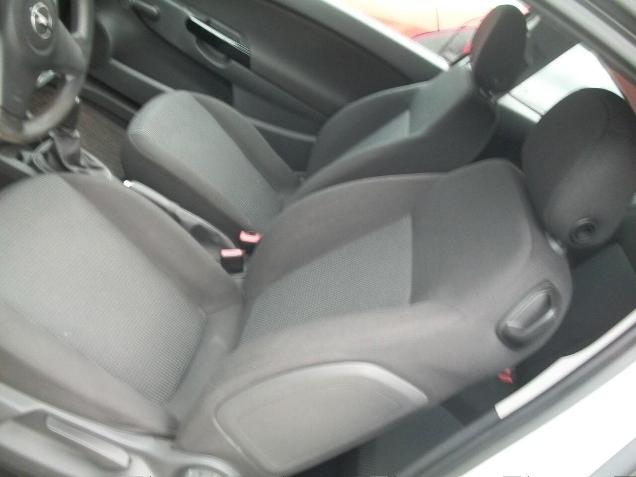 Opel Corsa 1.2 3 porte One SI NEOPATENTATI GARANZIA UN ANNO EURO 05 HP 86 KW 63 KM 144200