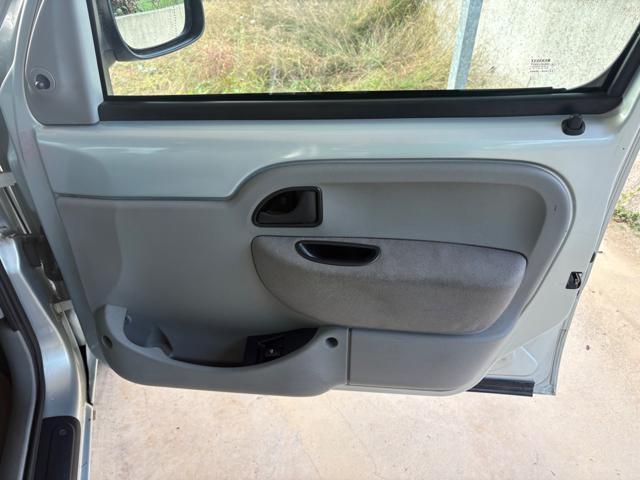 RENAULT Kangoo 1.2 16V cat 5 BENZINA porte Privilège OK NEOPATENT
