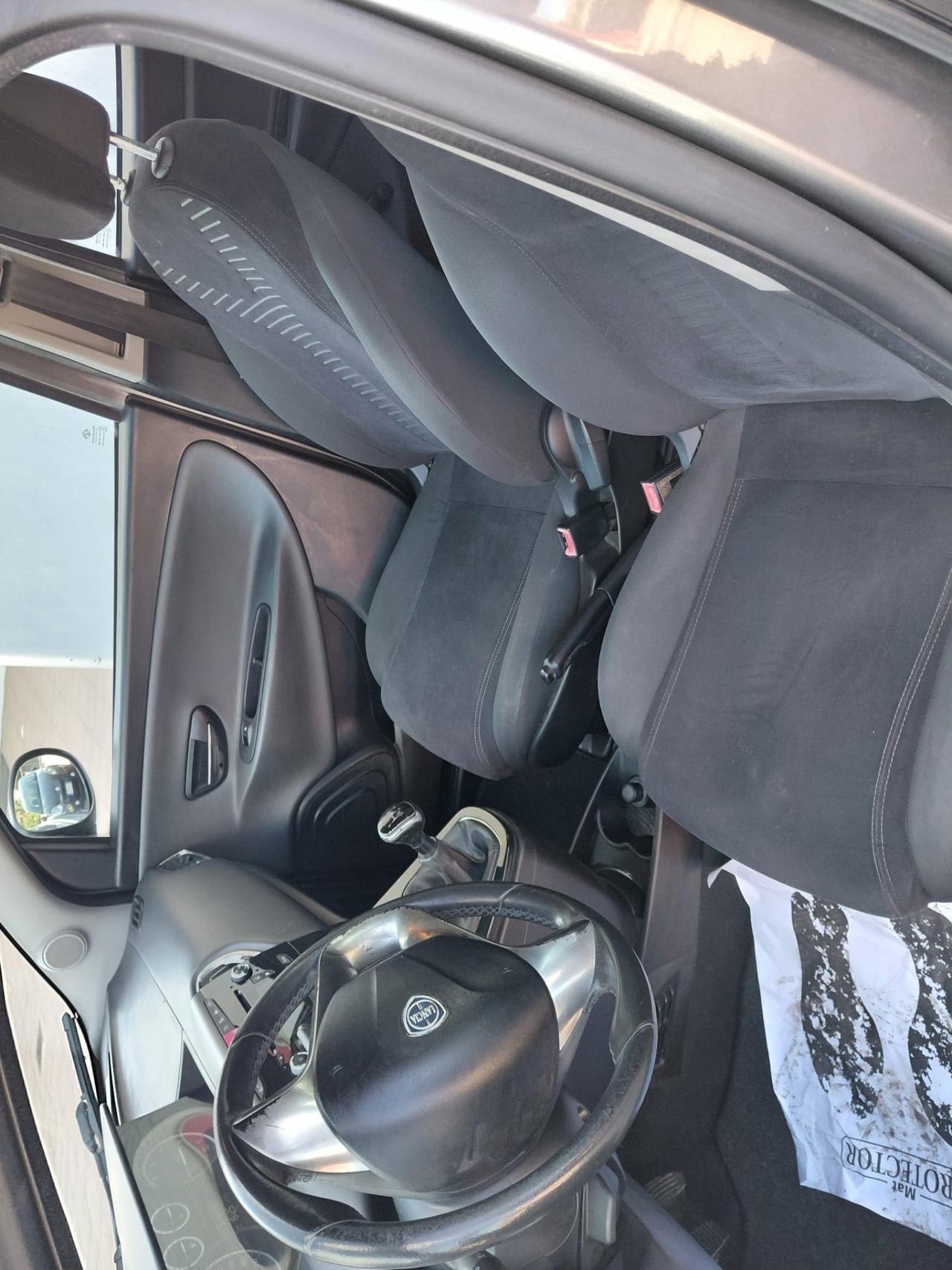 Lancia Ypsilon 1.3 MJT 16V 95 CV 5 porte S&S Platinum
