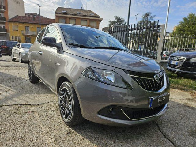 LANCIA Ypsilon 1.0 FireFly 5 porte S&S Hybrid Ecochic Silver