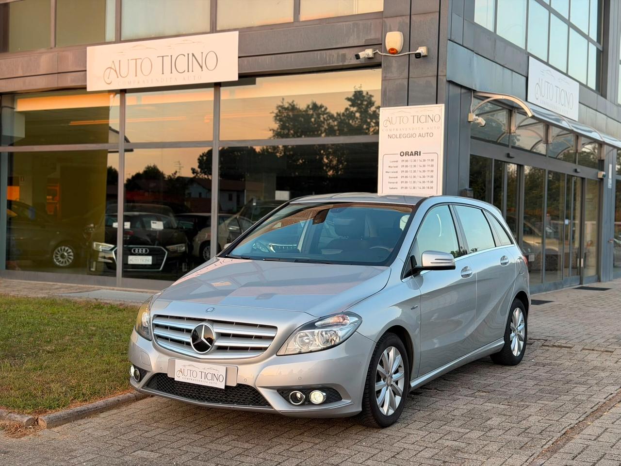 Mercedes-benz B 180 Premium