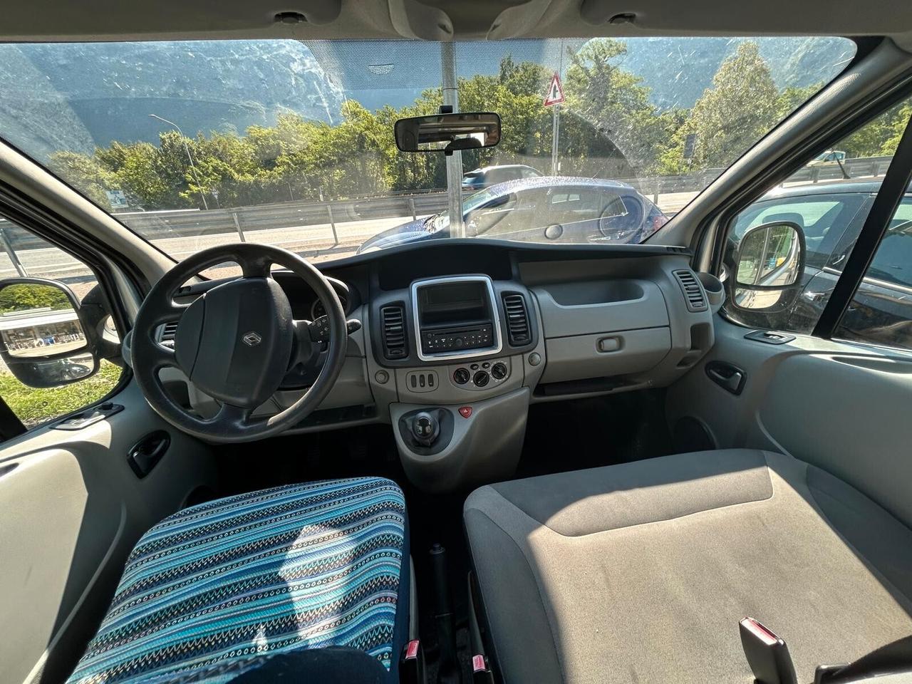Renault Trafic T27 2.0 dCi/115 PC-TN Passenger Black Edition