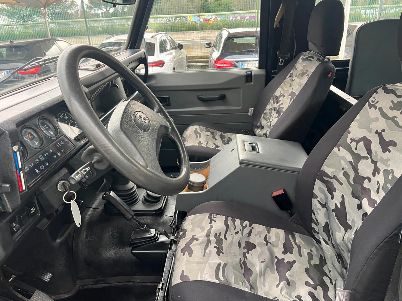 Land Rover Defender 90 BENZINA 6 POSTI