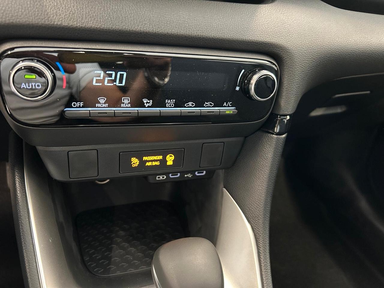 Mazda 2 CENTRE-LINE 1.5 VVT e-CVT Full Hybrid KM 0