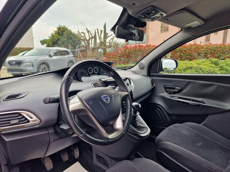 Lancia Ypsilon Ypsilon 0.9 Twinair 85 CV 5 porte Metano Ecochic Silver