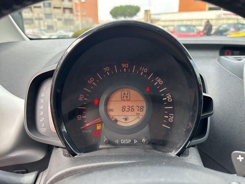 Toyota Aygo 1.0 VVT-i 69 CV 5 porte x-play MMT