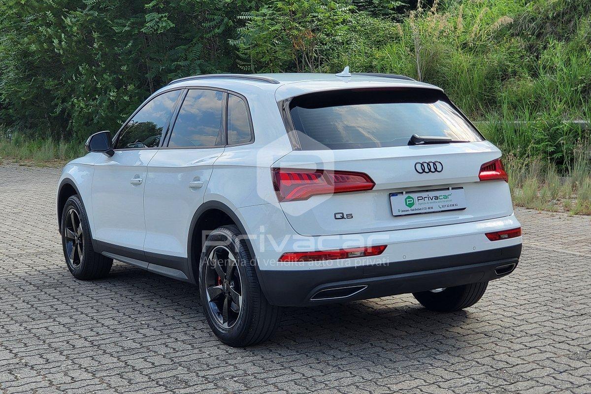 AUDI Q5 35 TDI quattro S tronic Business