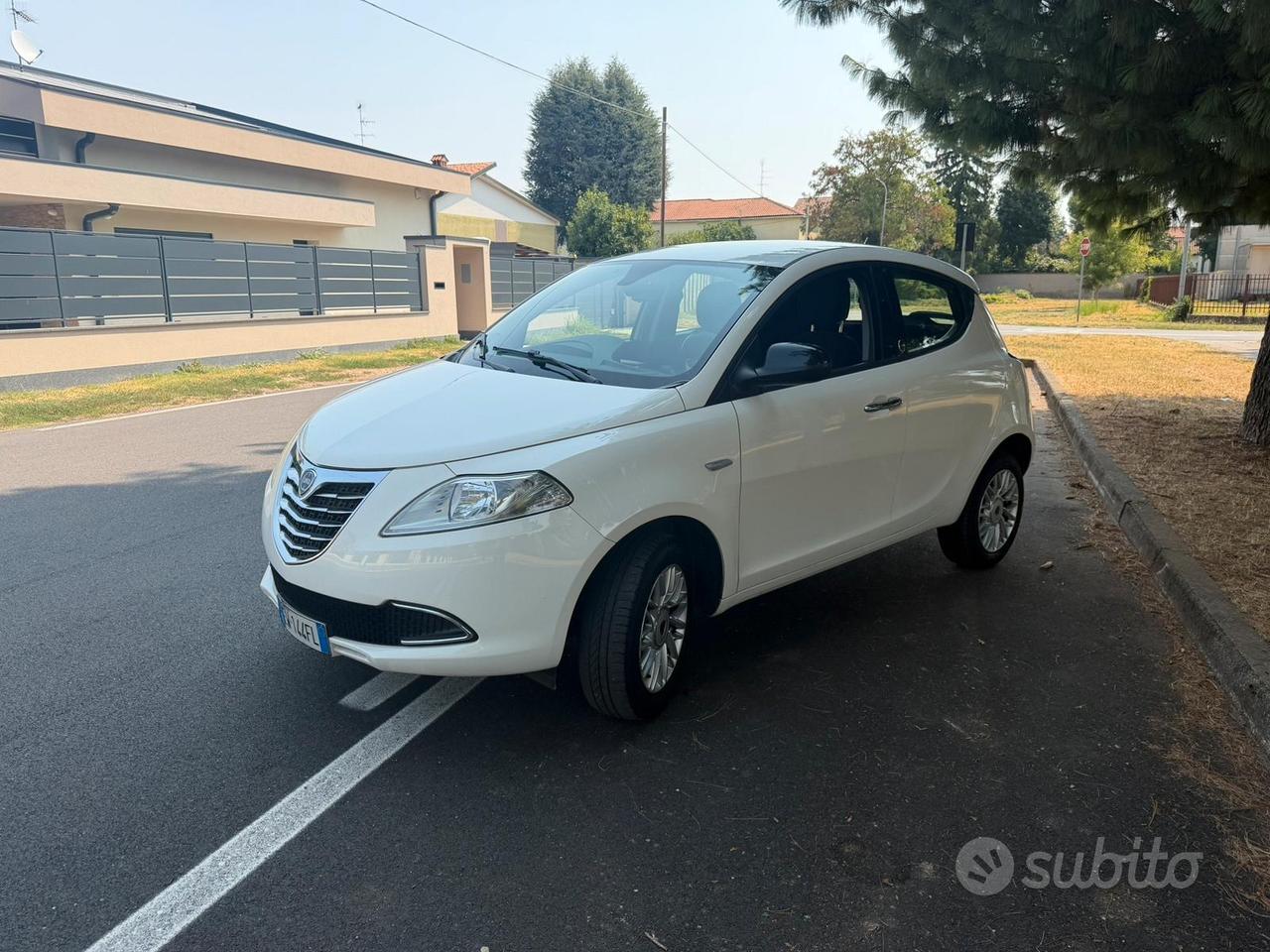 Lancia Ypsilon turbo benzina metano