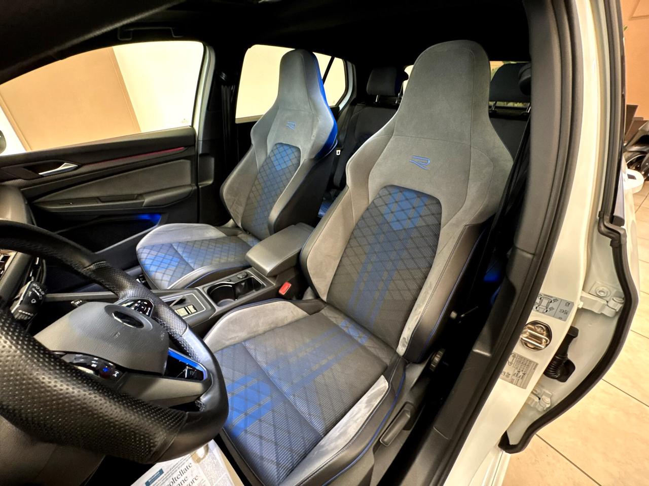 Volkswagen Golf 2.0 TSI DSG 4Motion R