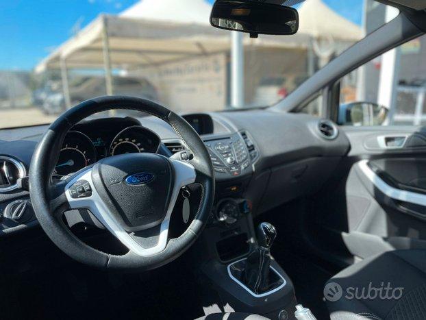 Ford Fiesta 1.4 5 porte Bz.- GPL Black & White Edition