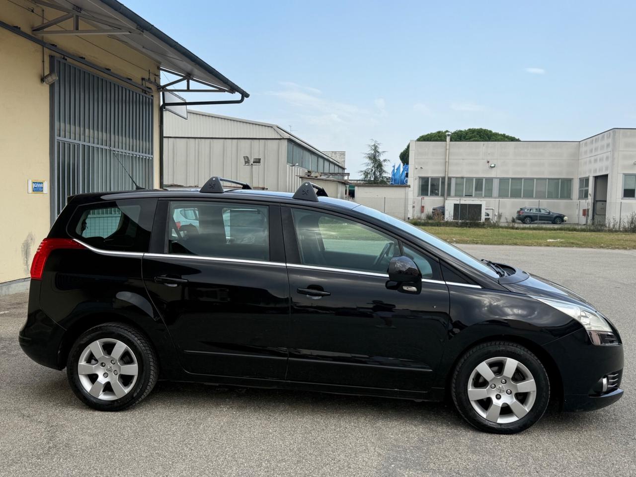 Peugeot 5008 1.6 HDi 112CV 7 posti 2013