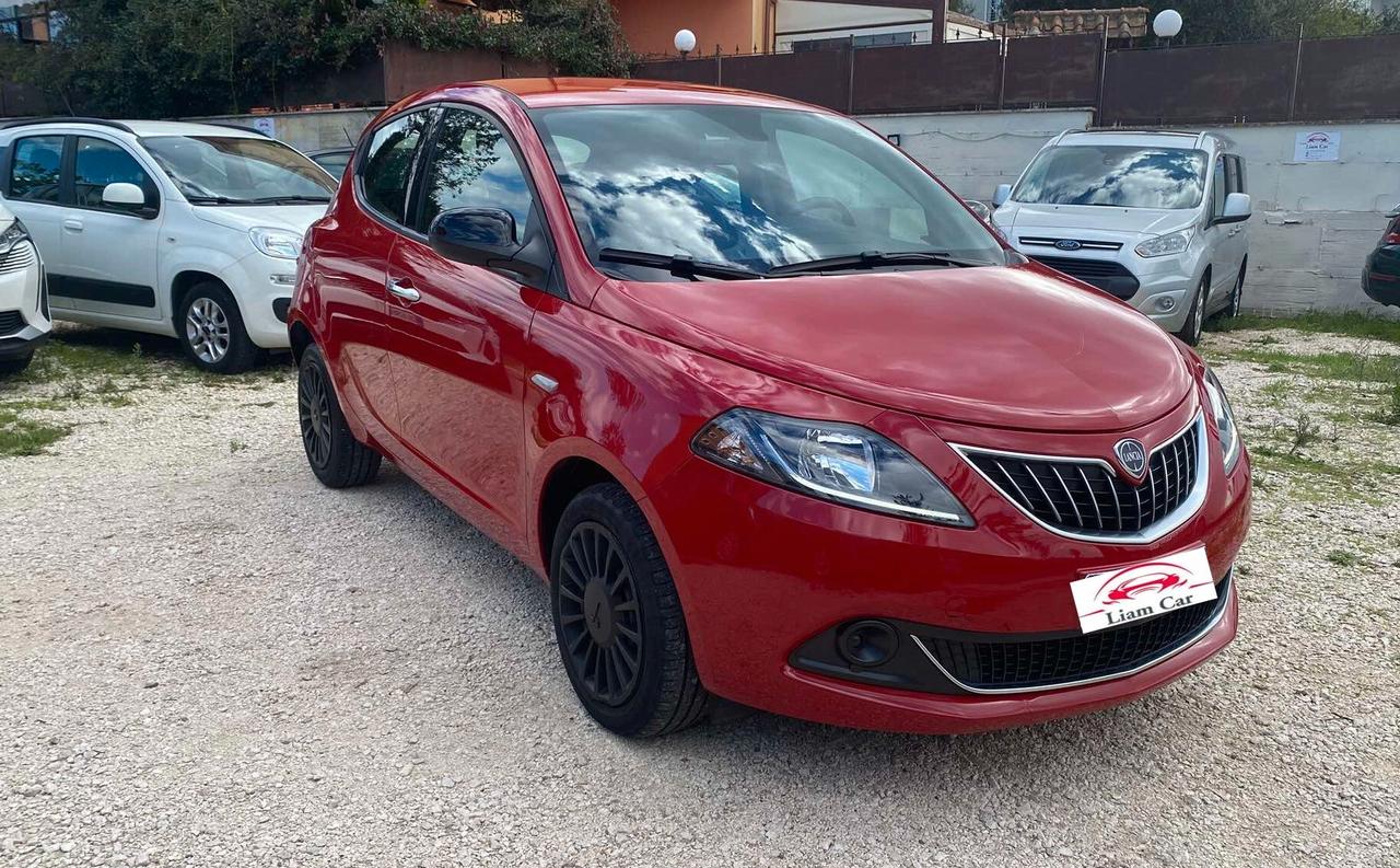 Lancia Ypsilon 1.0 Hybrid Ok Neop.