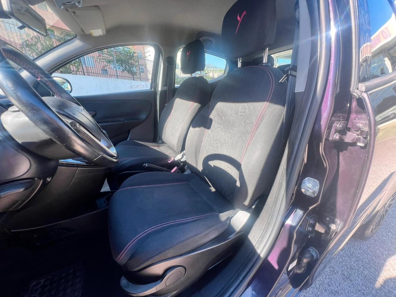 Lancia Ypsilon 1.2 69 CV 5 porte Elefantino