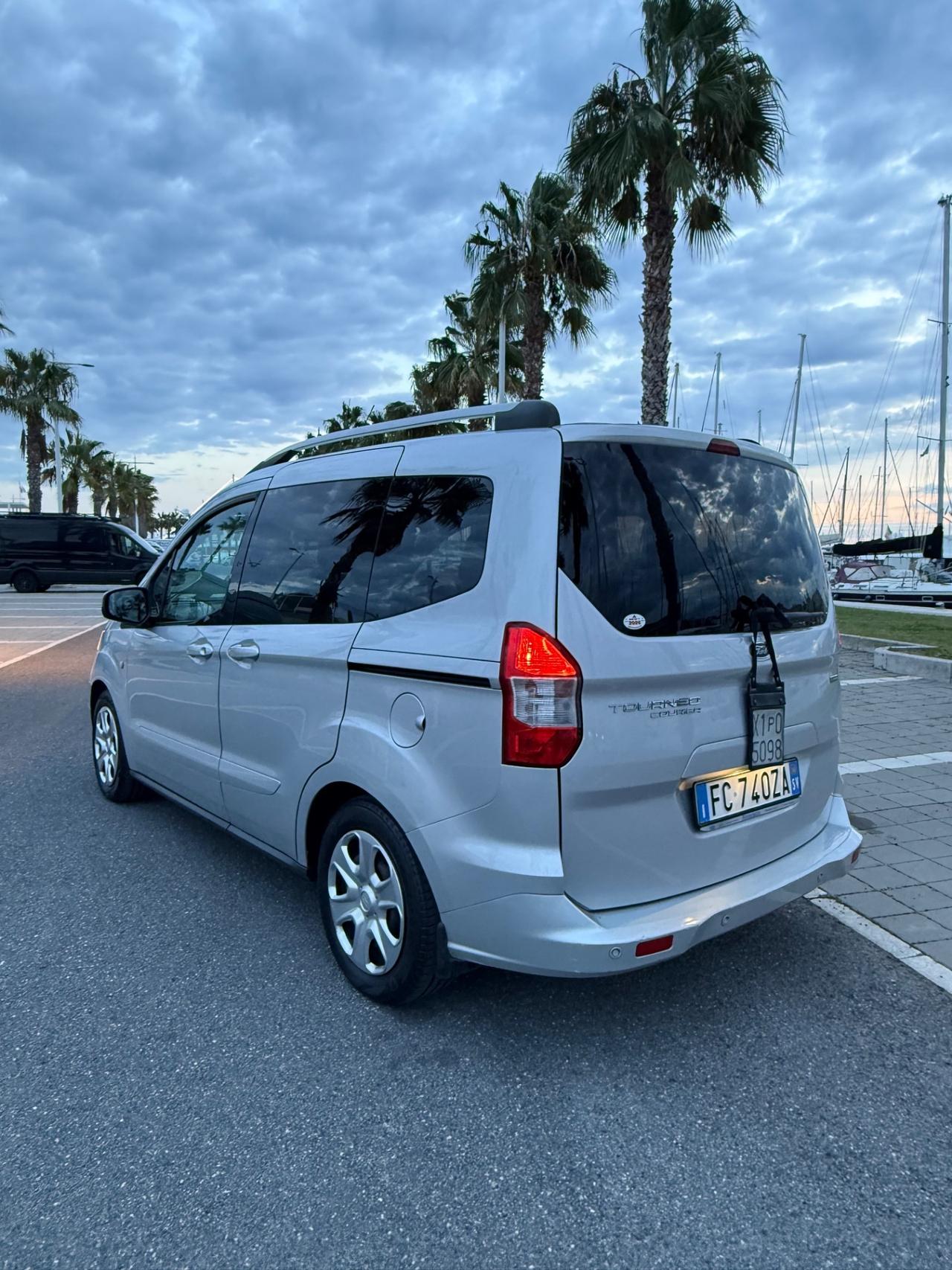 Ford Tourneo Courier 1.0 EcoBoost 100 CV Titanium