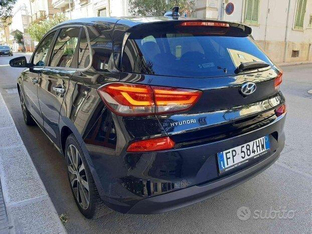 Hyundai i30 1.6 CRDI 136CV BERLINA NAVI PERFETTA