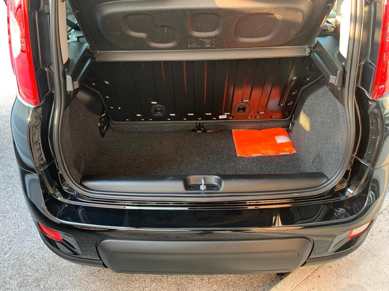 Fiat Panda 1.0 FireFly S&S Hybrid Uniprop. Neopat.