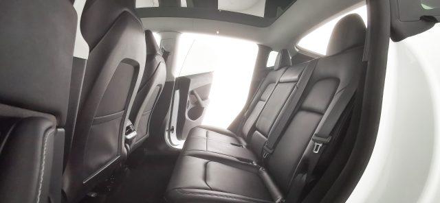 TESLA Model Y Performance Dual Motor AWD -con Autopilot avanzato