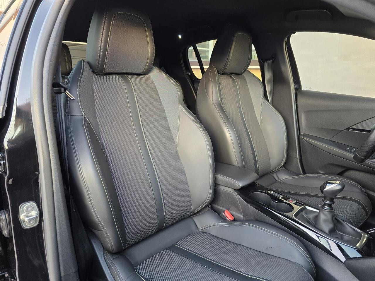 Peugeot 208 PureTech 100 Stop&Start 5 porte GT