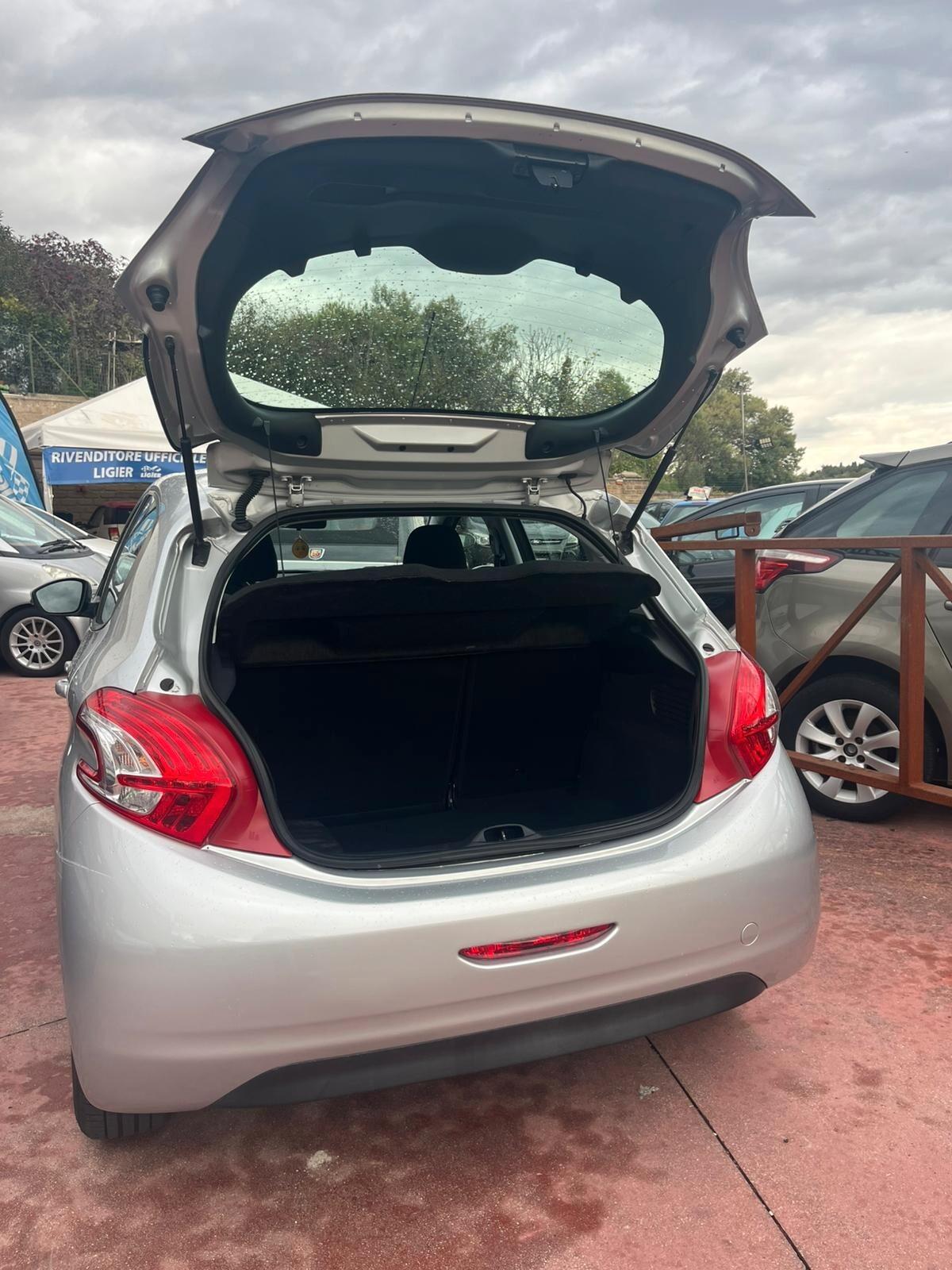 Peugeot 208 1.4 HDi 68 CV 5 porte Mix