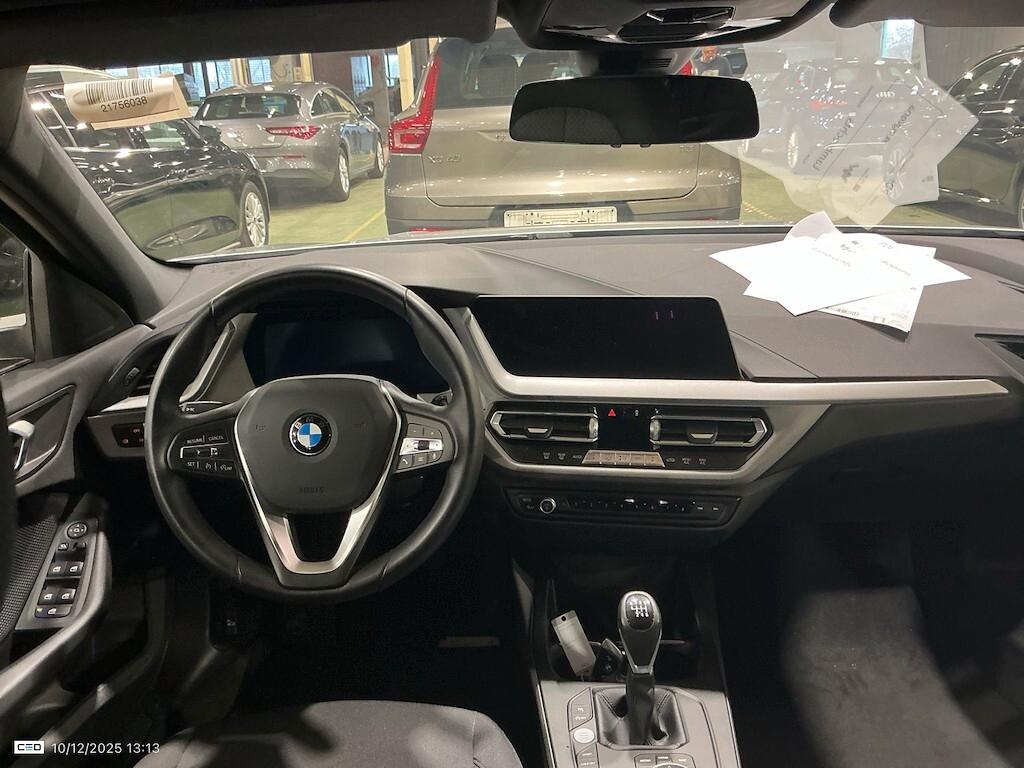 BMW 116D 6M. BUSINESS ADVANTAGE ( FARI LED - BMW DIGITAL COCKPIT - PDC - NAVI - MIRROR - CRUISE )