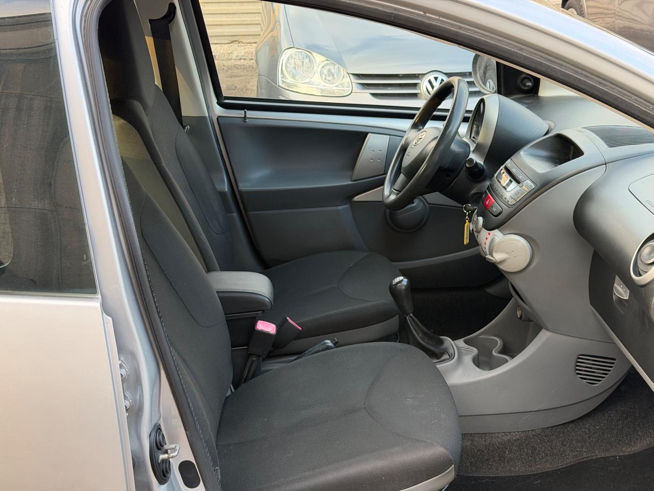 Toyota Aygo 1.0 12V VVT-i 5 porte Sol