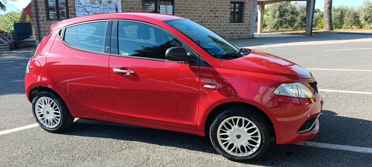 Lancia Ypsilon 1.2 5 porte Gold NEOPATENTATI