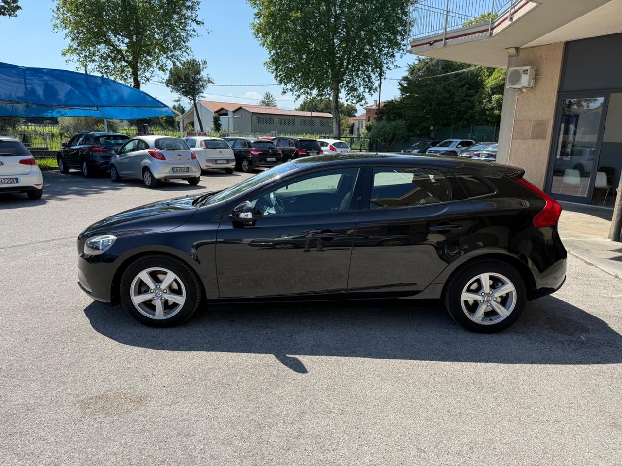 Volvo V40 D2 1.6 Diesel 115 cv - Neopatentati