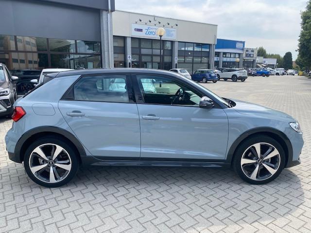 Audi A1 Citycarver 1.0 Identity Contrast 110cv s-tronic Occasione!