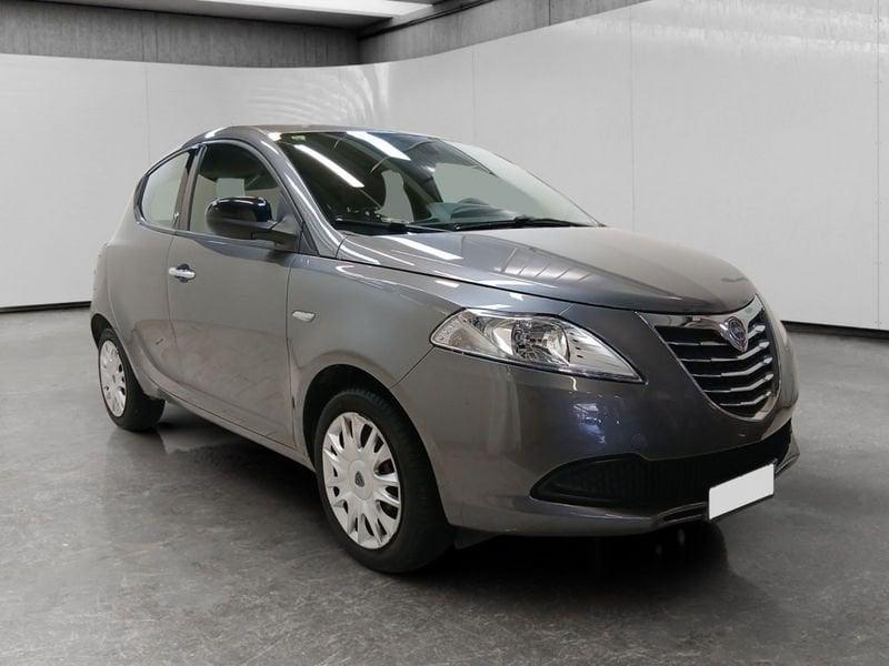 Lancia Ypsilon 1.2 8v Silver 69cv
