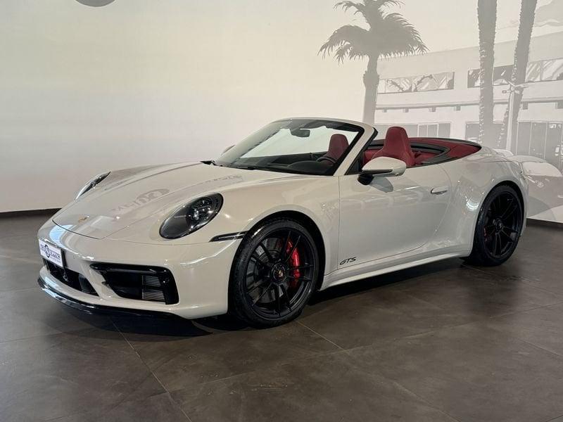 Porsche 911 Carrera 4 GTS Cabriolet