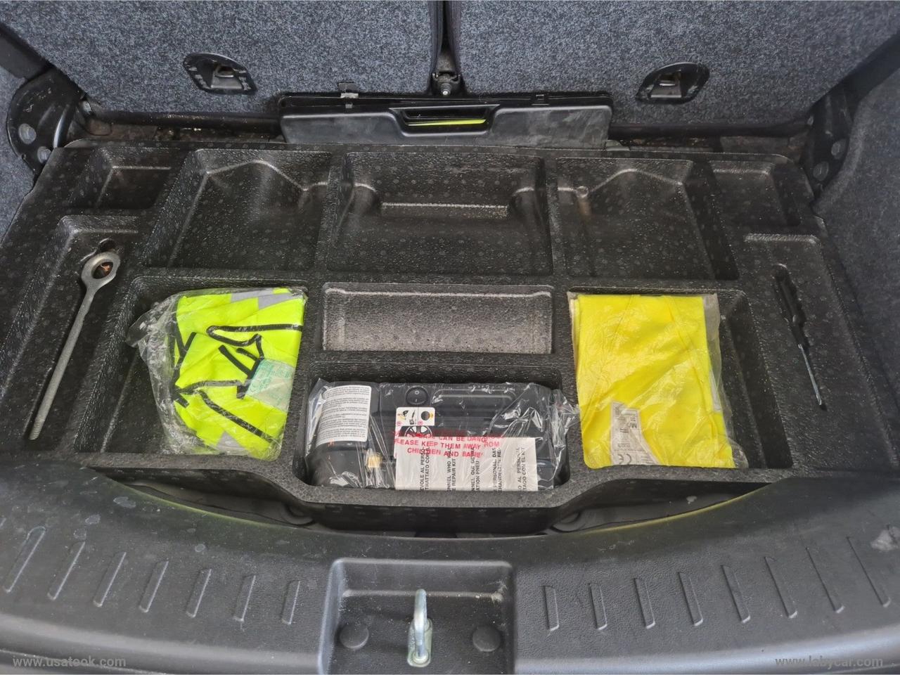 LANCIA Ypsilon 0.9 T.Air 85CV 5p.Met.Ec.Silver DOPPIA ALIMENTAZIONE BENZINA E METANO