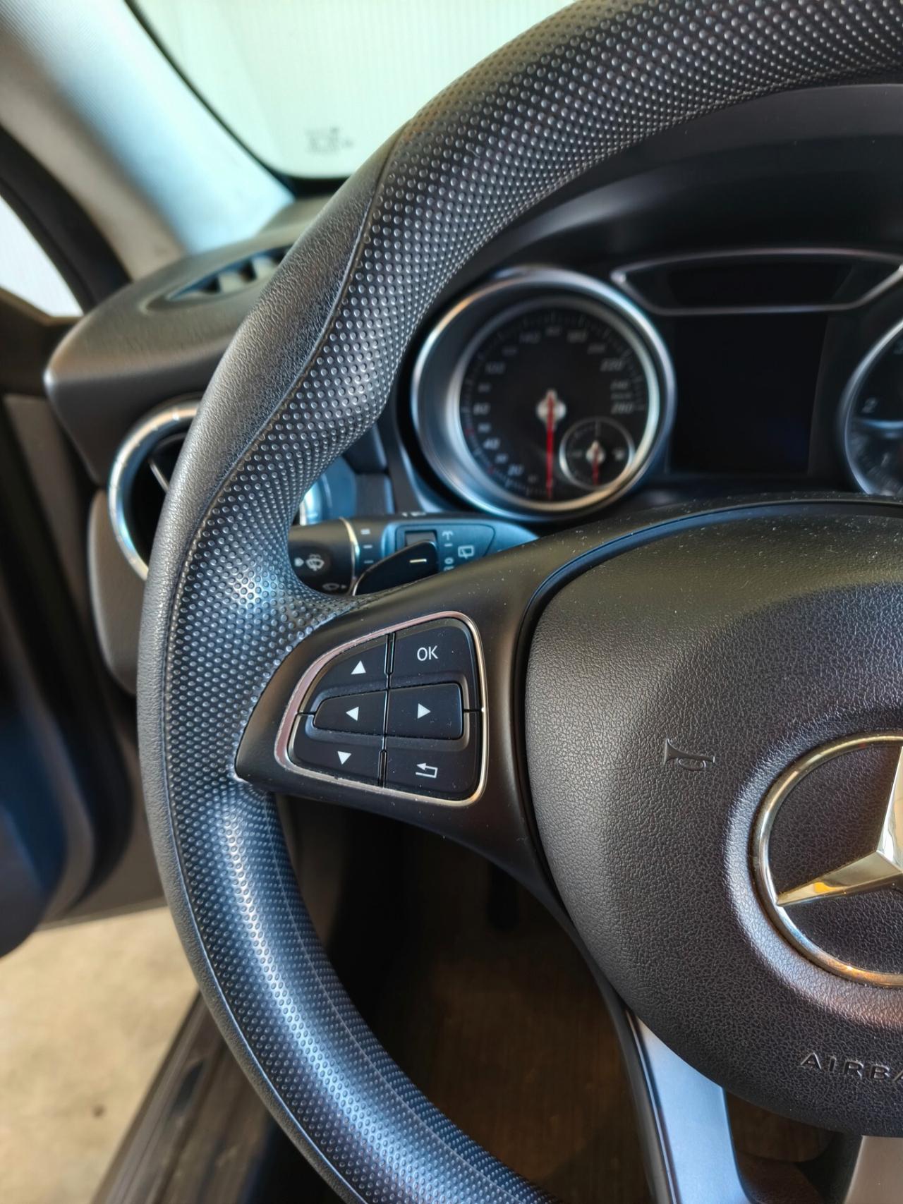 Mercedes-benz CLA 200d 4Matic Premium