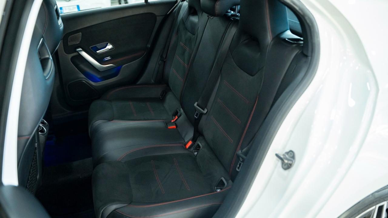 Mercedes-benz A 180 D PREMIUM PLUS AMG TETTO PACK LUCI XENO NAVI FULL