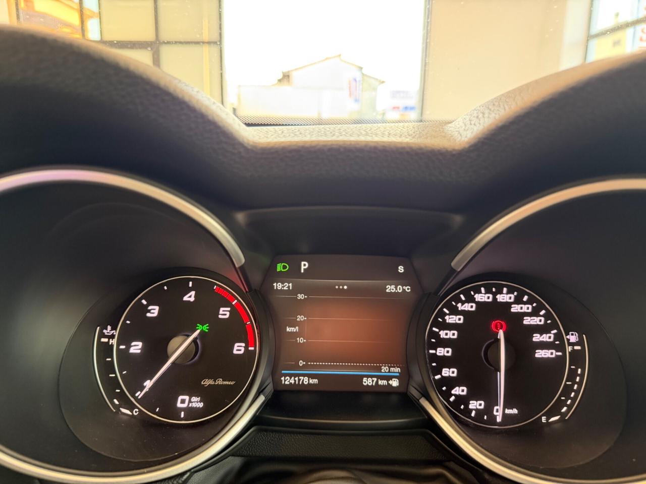 Alfa Romeo Stelvio 2.2 160 CV AT8 Business