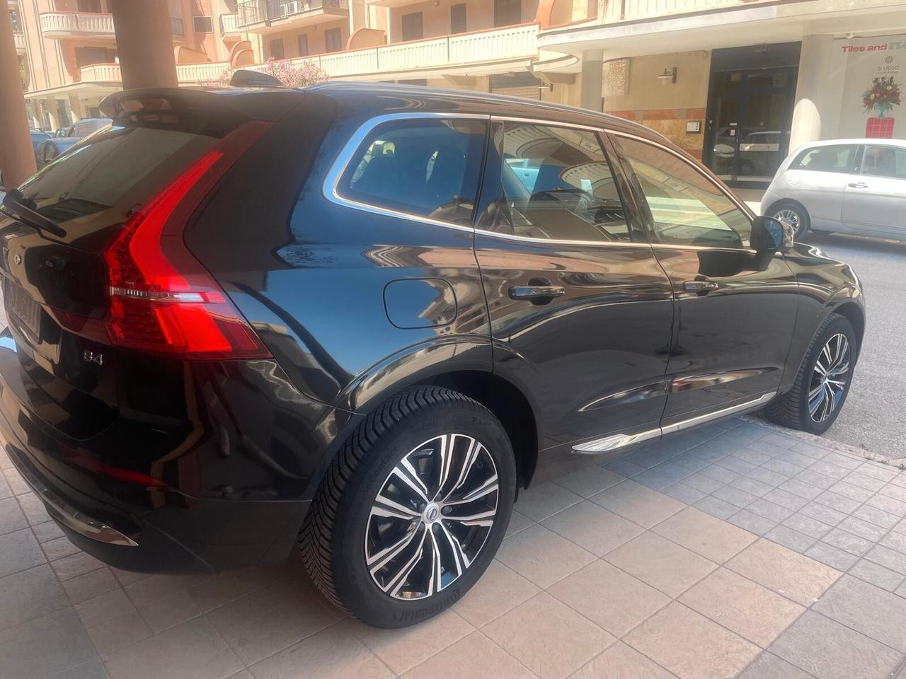Volvo XC60 B4 (d) 197cv automatico INSCRIPTION PELLE NAVY LED 19