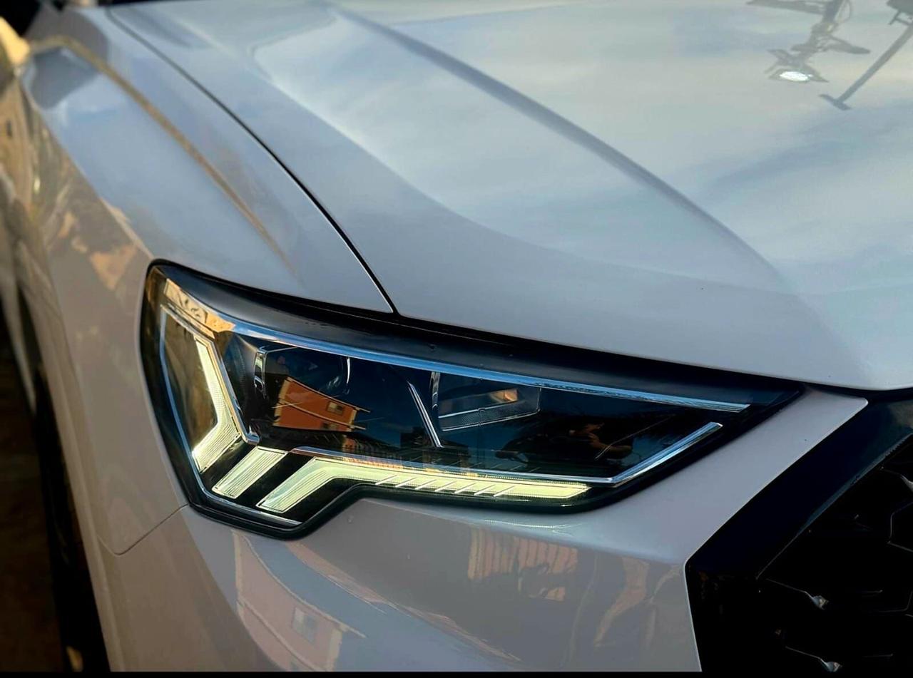Audi Q3 35 TDI S tronic line edition Aut. Led .Tetto Apribile Pelle Navy Camera Matrix