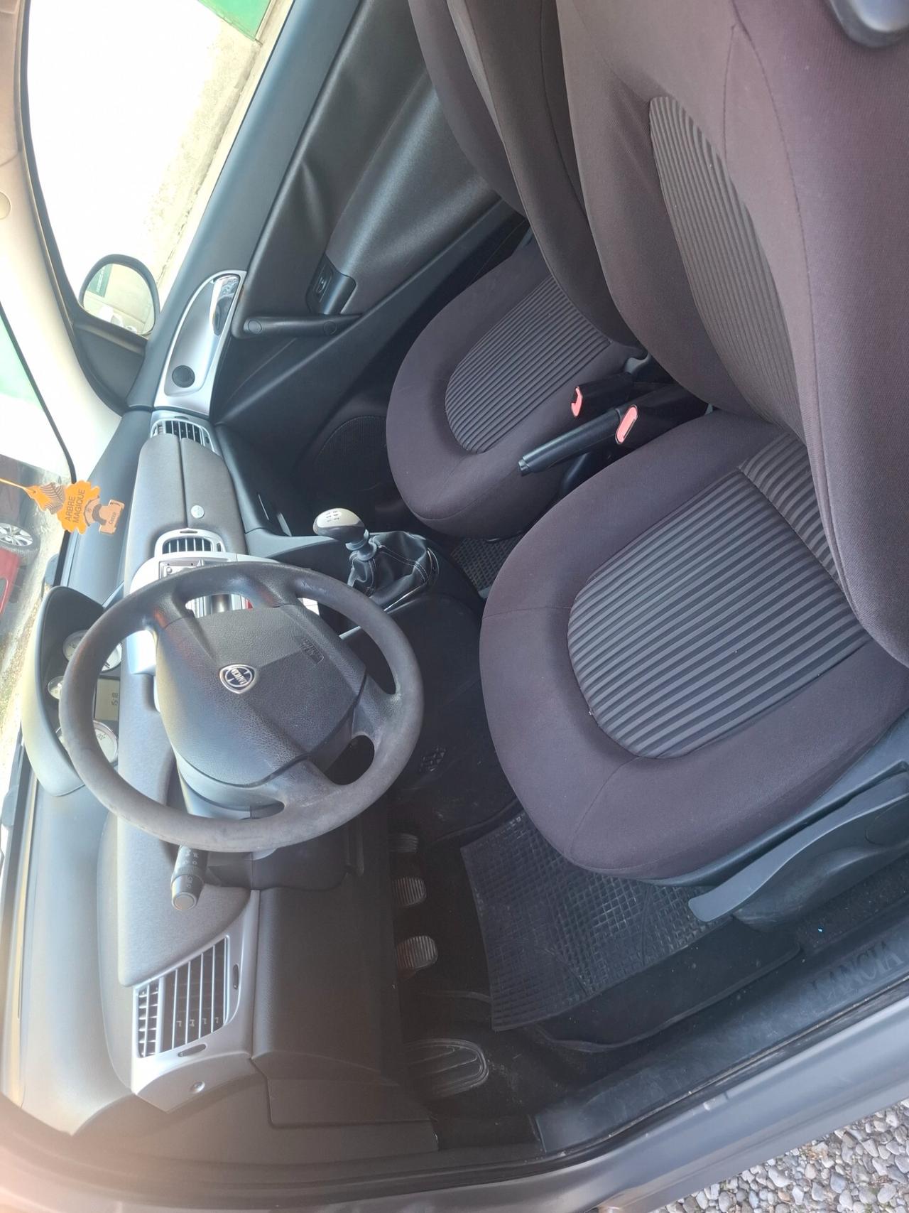 Lancia Ypsilon 1.2 69 CV Elle