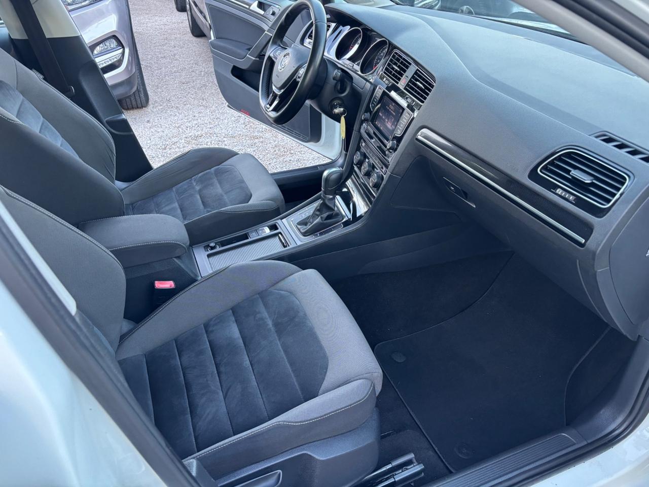 VW GOLF 1.6TDI 110CV DSG HIGHLINE STYPENDA