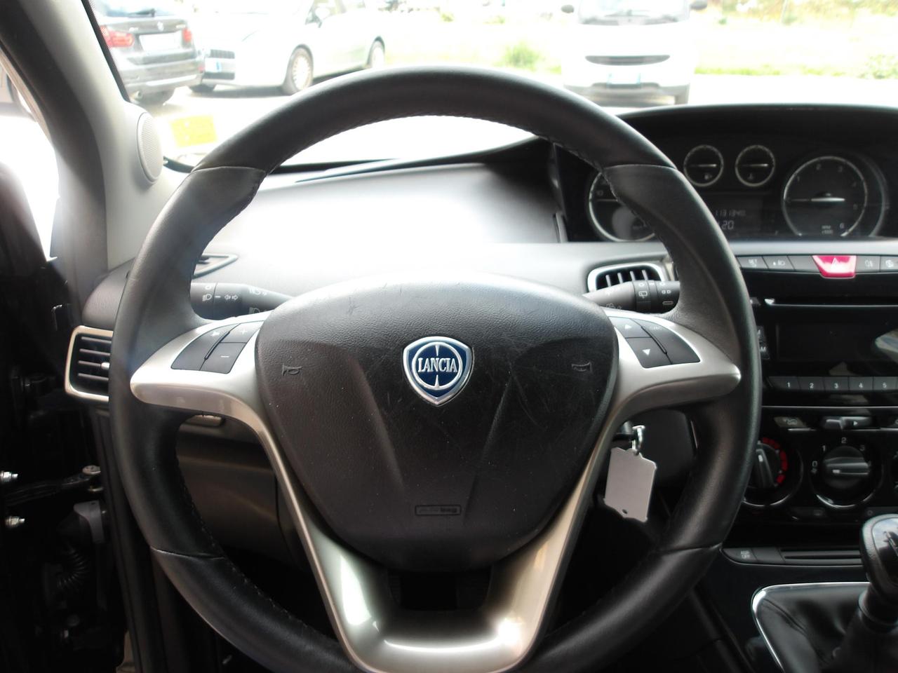 Lancia Ypsilon 5 Porte Ypsilon 1.3 mjt Silver c/clima s&s 95cv