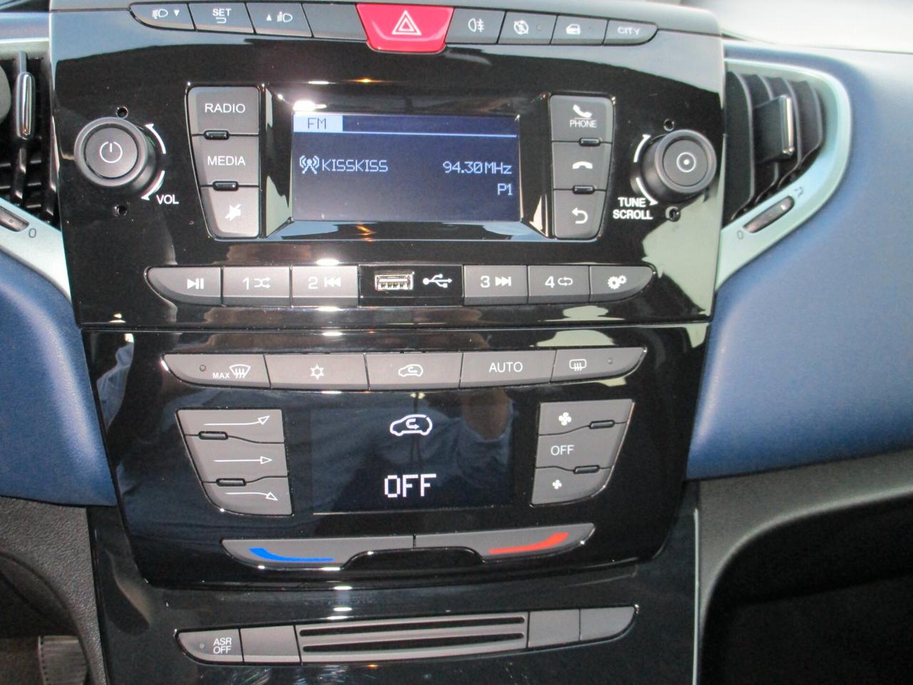 Lancia Ypsilon 1.0 FireFly 5 porte S&S Hybrid Oro