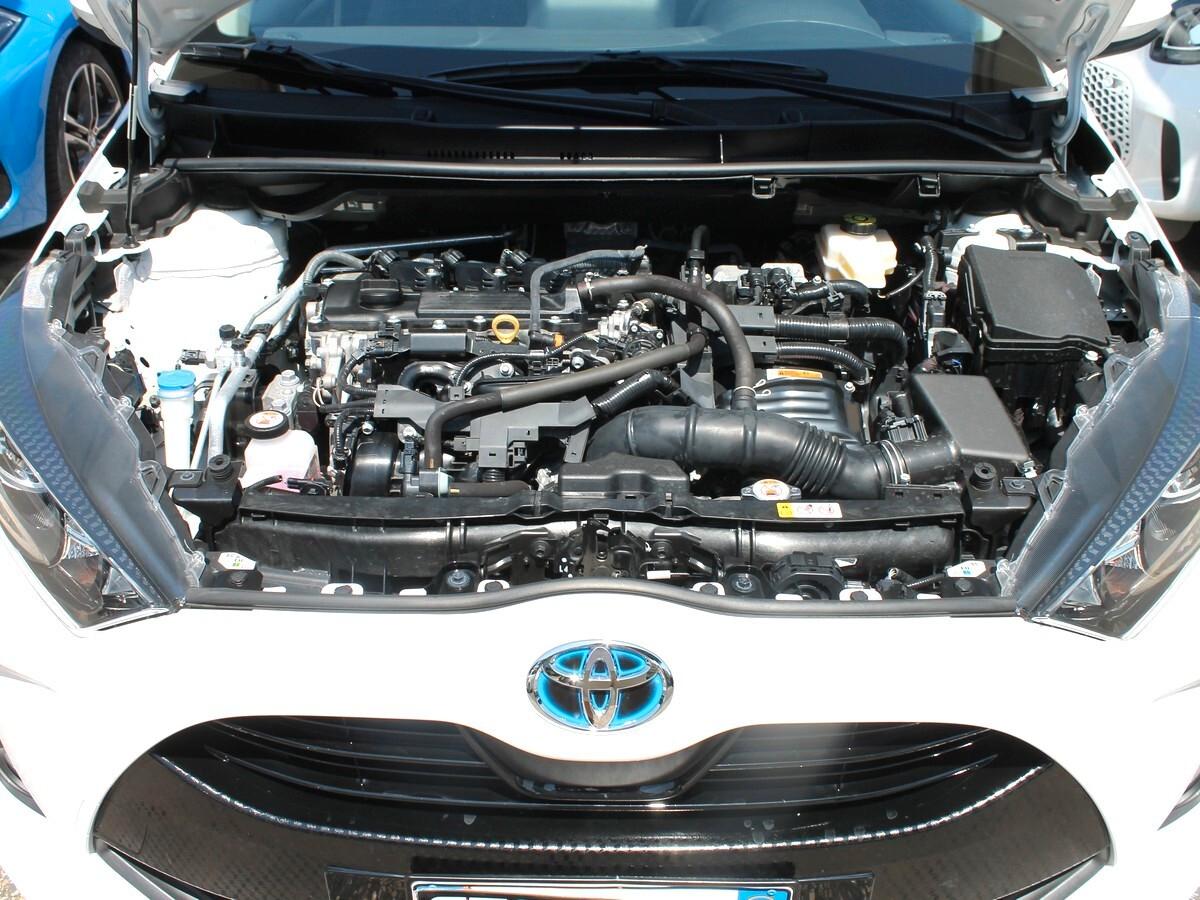 Toyota Yaris 1.5Hybrid IVA DEDUC. AUTOCARRO N1