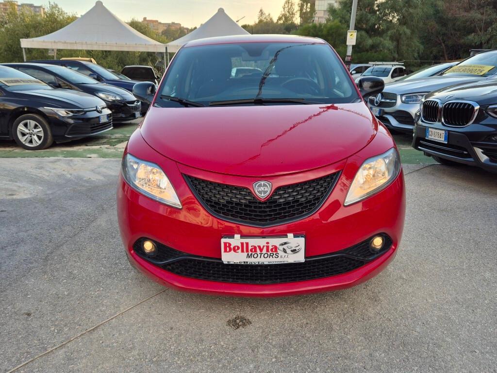 Lancia Ypsilon 1.0 5 porte Hybrid GOLD