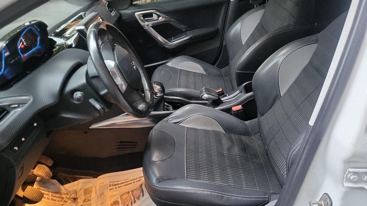 PEUGEOT 2008 1,6 HDI-TETTO PANOR-NAVI-3 REVISIONI