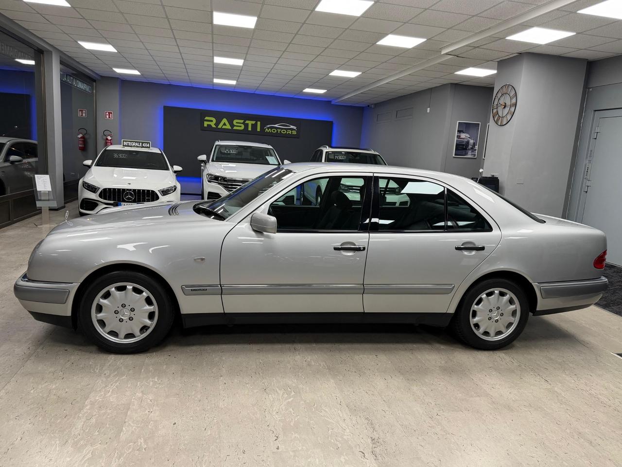 Mercedes-benz E 200 cat Elegance