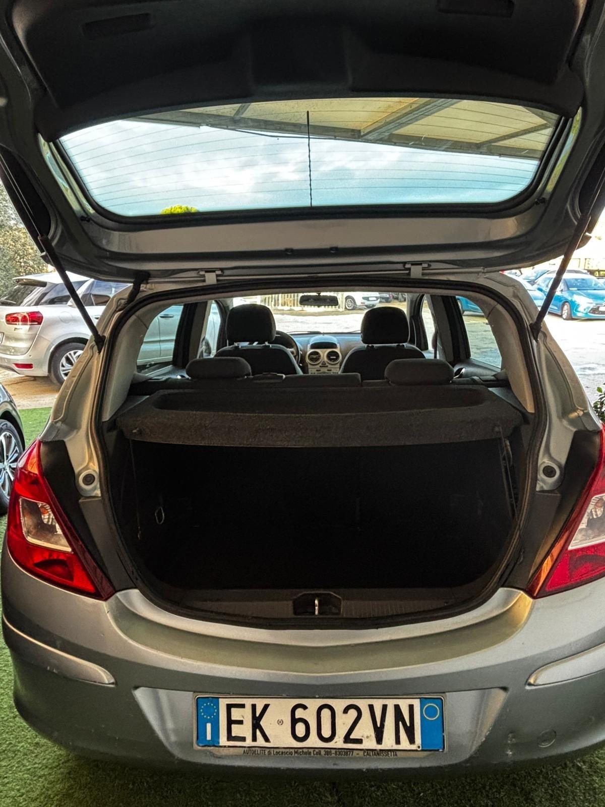 Opel Corsa 1.2 5 porte Sport