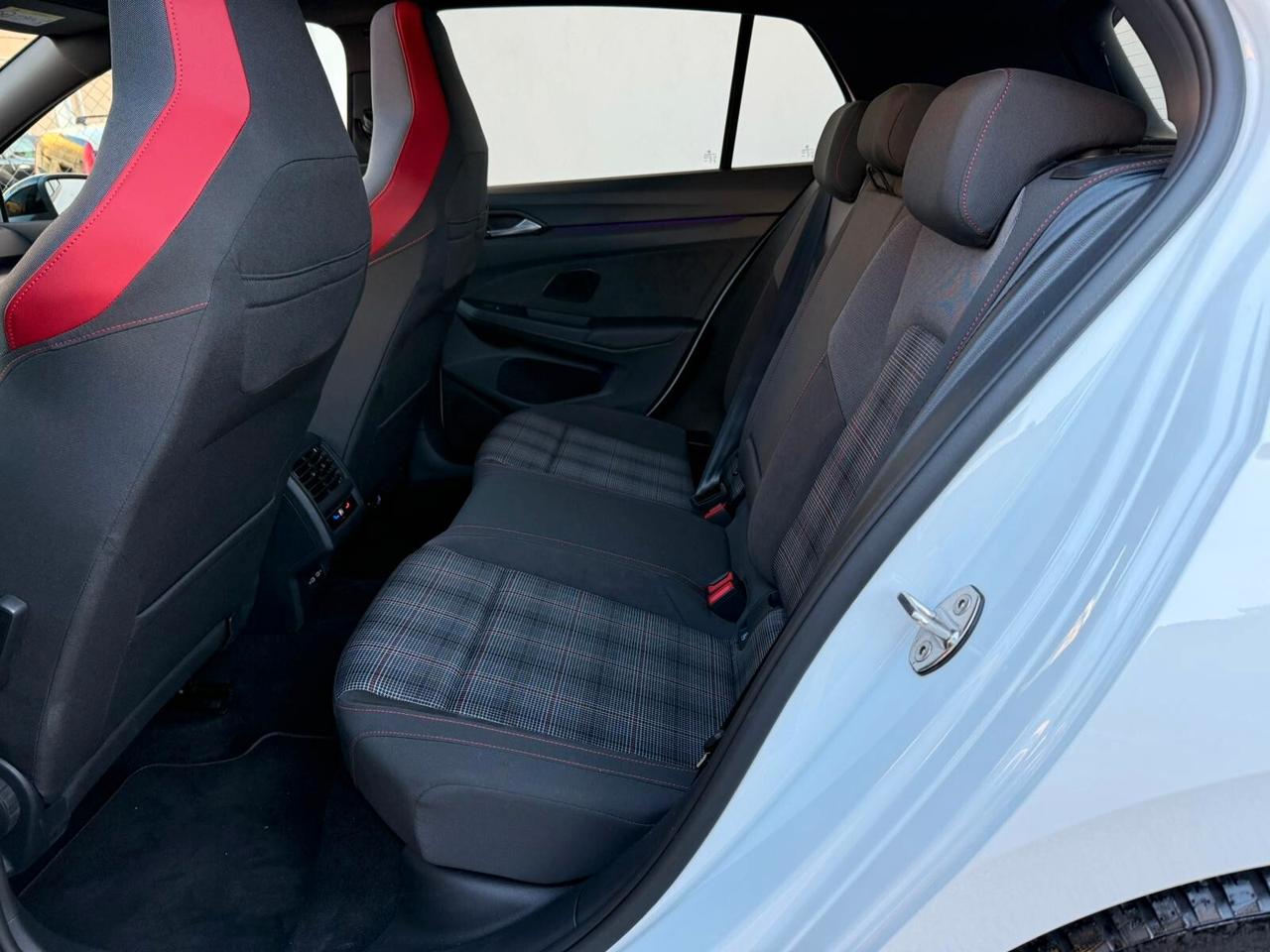 New Volkswagen Golf 8.5 GTI 2.0 TSI 265 CV